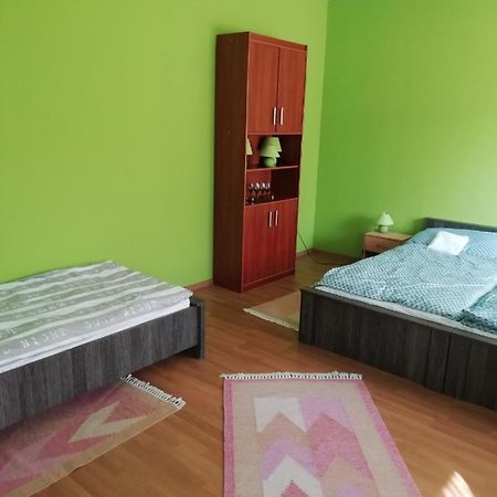 Rokus Apartman Apartment Сегед Екстериор снимка