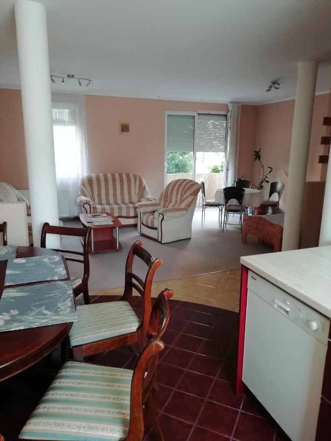 Rokus Apartman Apartment Сегед Екстериор снимка