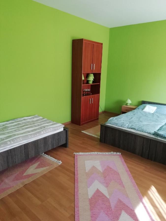 Rokus Apartman Apartment Сегед Екстериор снимка